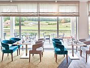 Restaurant with a view over the golf course